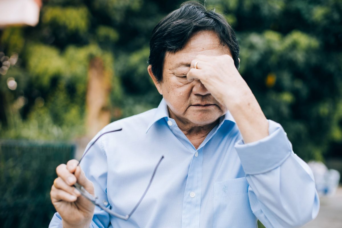 elderly man experiencing aging eyes and common vision problems
